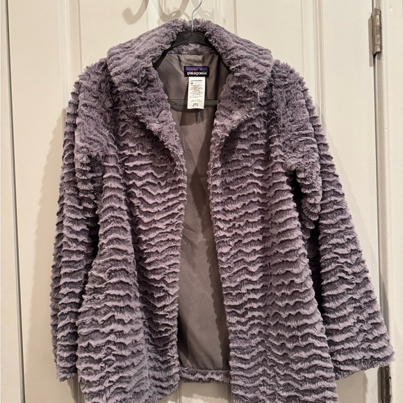 ~Soft, Textured Patagonia 2 Button Coat~ 
*Girls XL (14)* fits Women’s PETITE XS - Picture 5 of 10